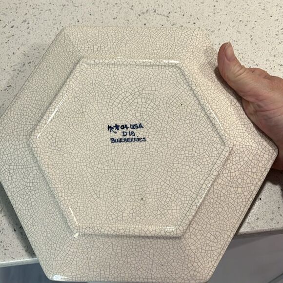 Dedham Pottery Potting Shed Blueberry Hexagonal Plate 10.5 in RARE Concord Ma - Picture 4 of 7